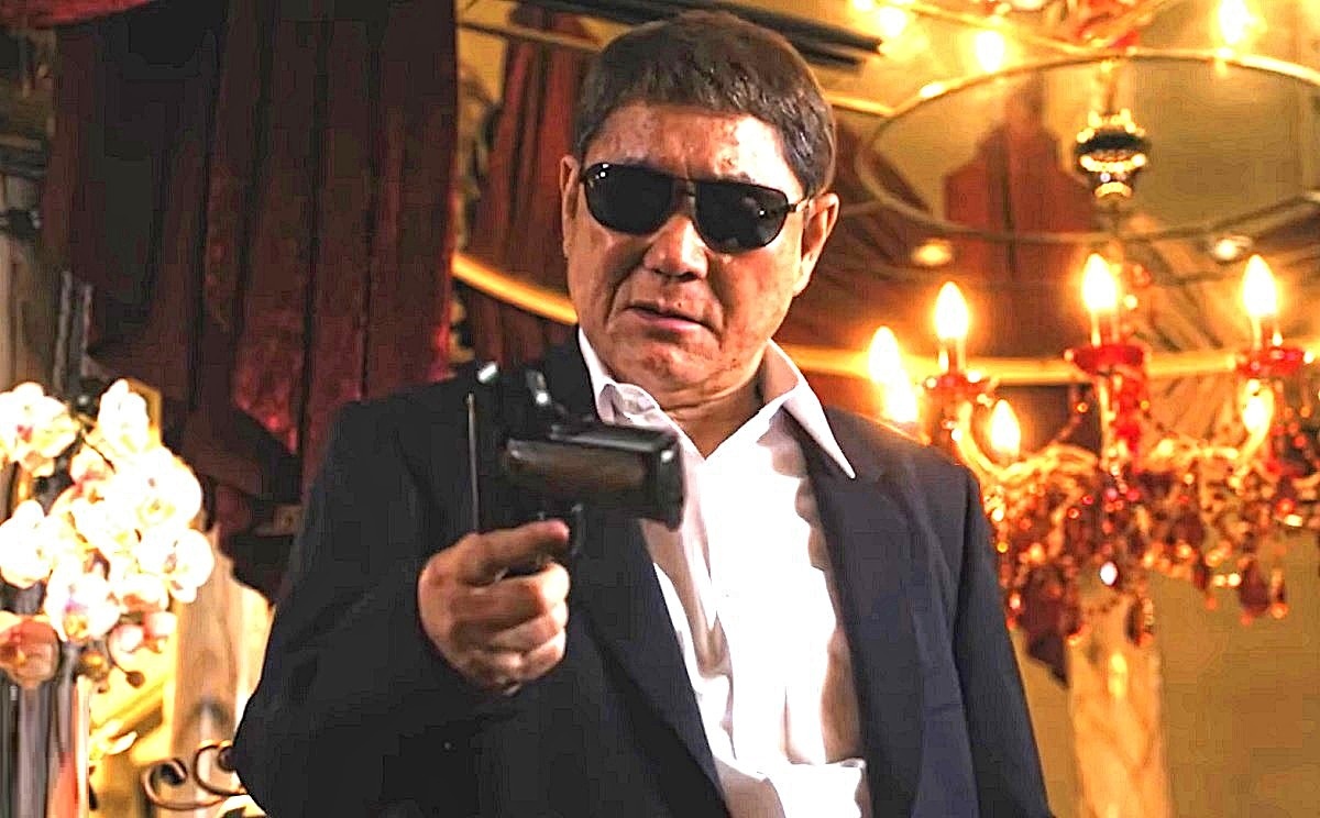 -  А вот мой чёрный пистолет! Не на Рикша-дори. 