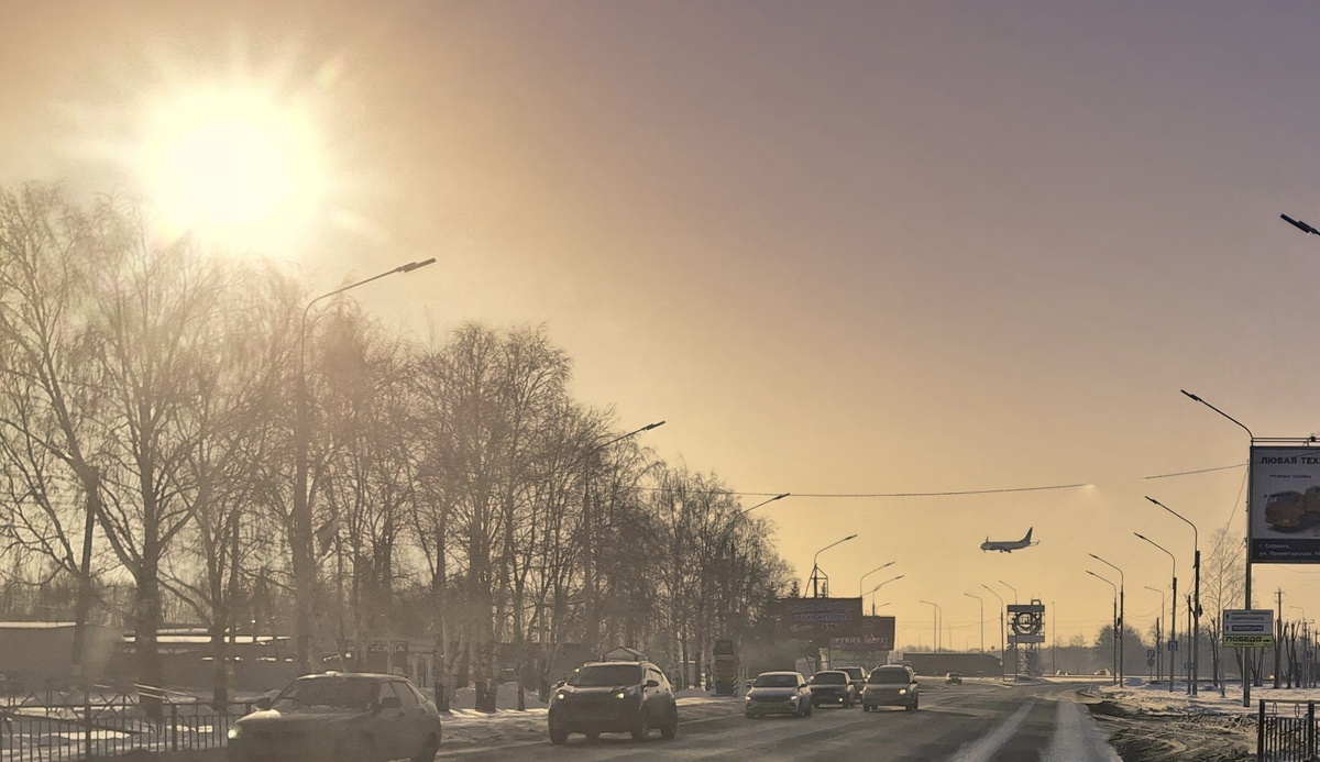 Успела я заснять самолёт) Идет на посадку...