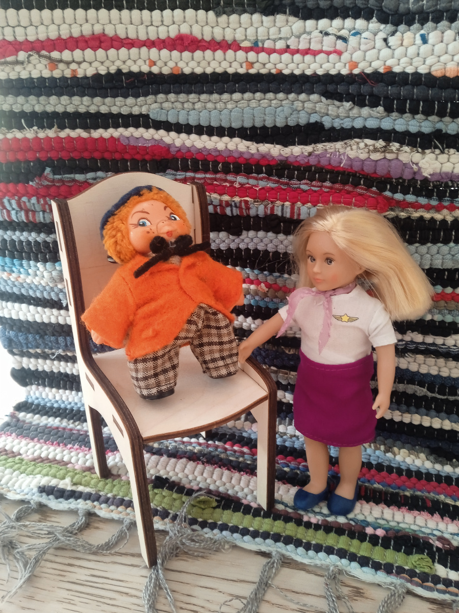 Ваня ищет блины. Фото автора.