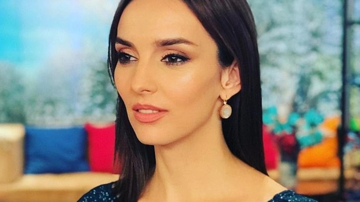 -4