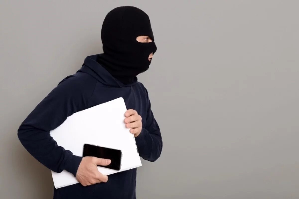    Оренбурженка потеряла деньги, пытаясь приобрести мебель