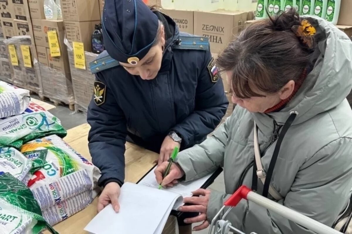    На Кубани приставы опечатали двери двух магазинов сети «Светофор»