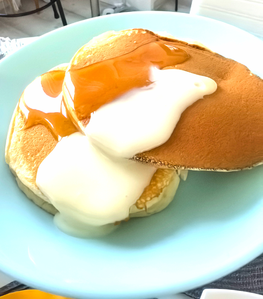 Здесь мы их полили медом и сгущенкой