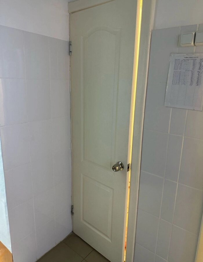    Туалет, где родила студентка. Фото: ГСУ СК России по Красноярскому краю и Республике Хакасия