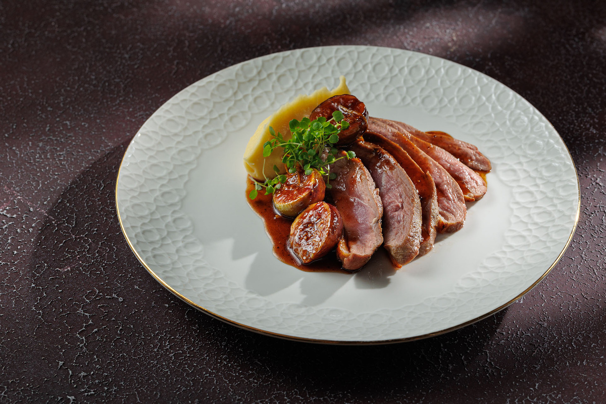    Утиное филе с инжиром и пюре из печеного картофеля