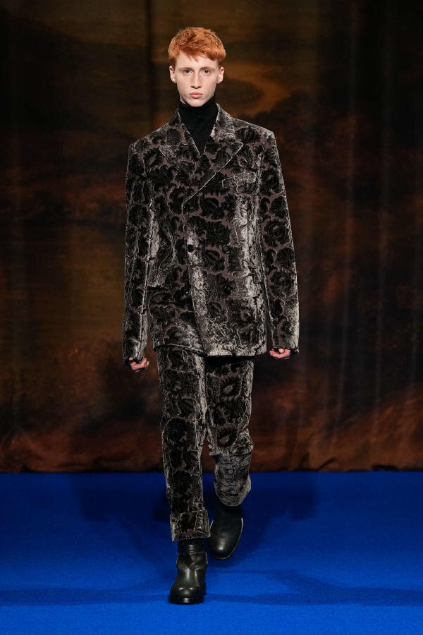 Показ коллекции Burberry осень-зима 2025-2026 на Неделе моды в Лондоне FW25