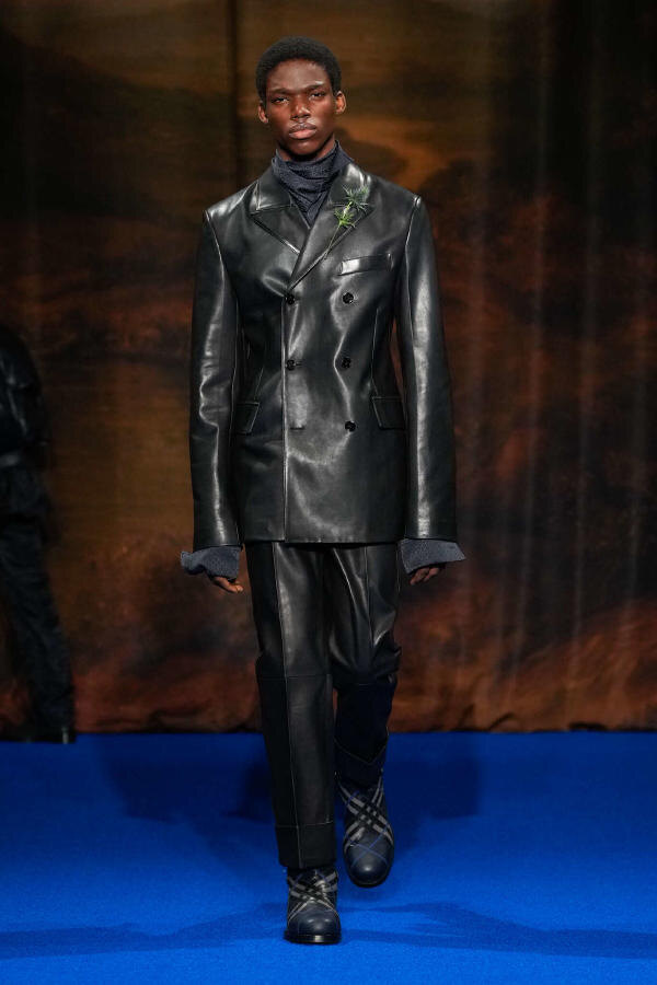 Показ коллекции Burberry осень-зима 2025-2026 на Неделе моды в Лондоне FW25