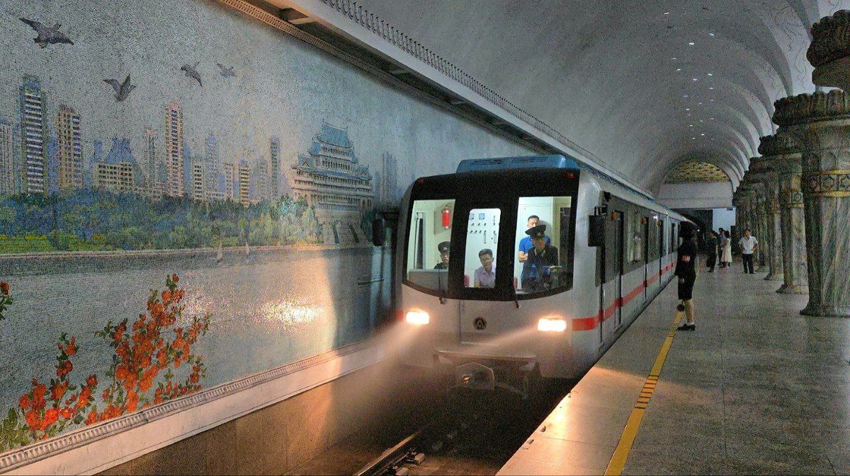 Недавно запустили новые современные вагоны, но старые ГДРовские тоже используются