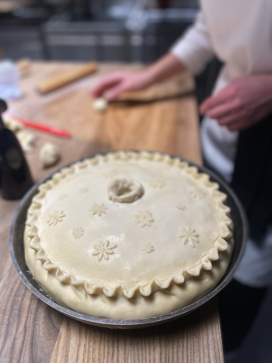 Фото: Зур бэлиш от Рустама Рахимова