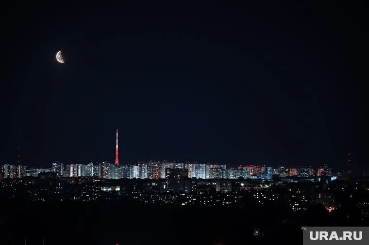 Пермяки наблюдали в небе над городом Венеру. Фото: Руслан Яроцкий © URA.RU