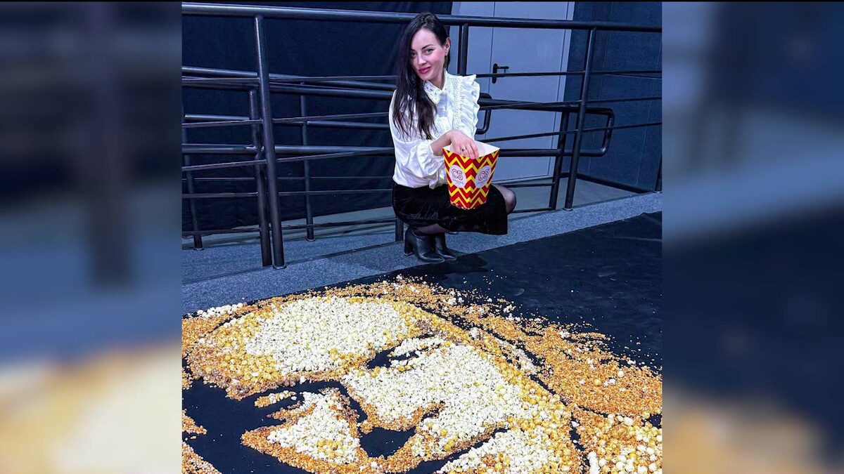    Уфимская художница создала портрет популярного актера Юры Борисова из зерен кукурузы