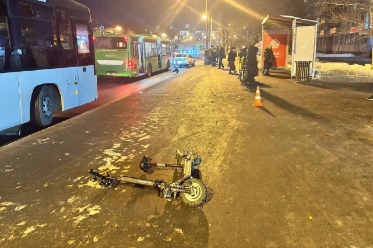    В Тюмени женщину тросом сбили электровелосипед и самокат