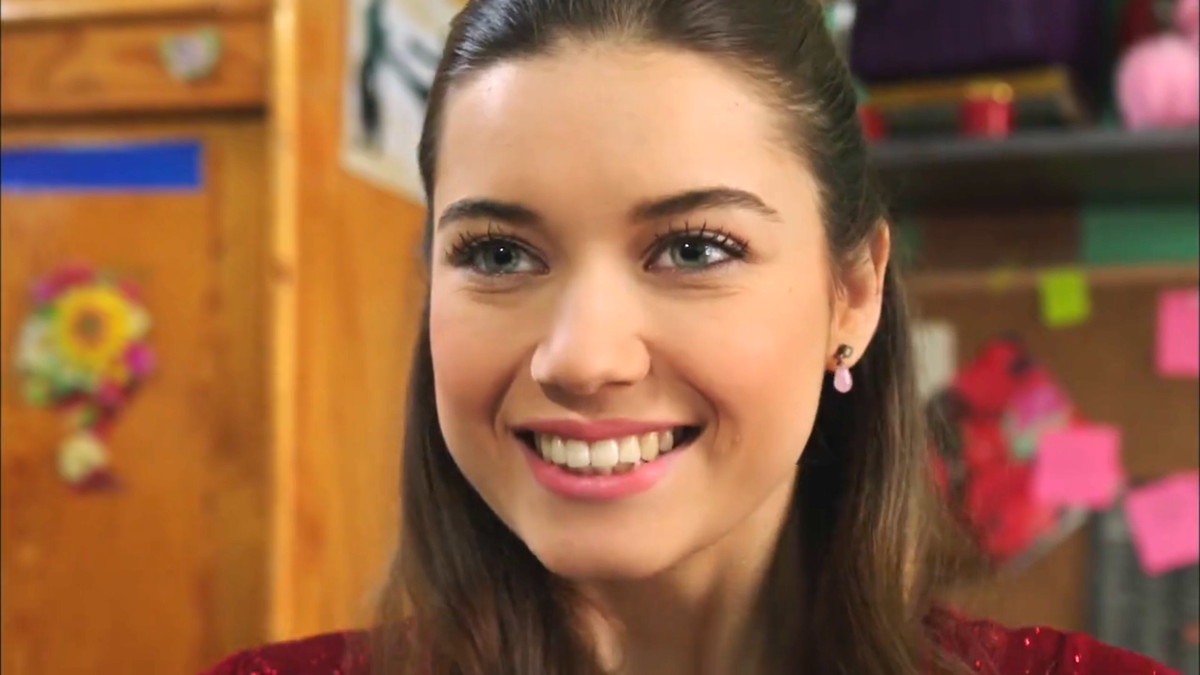 Афра в роли Эдже