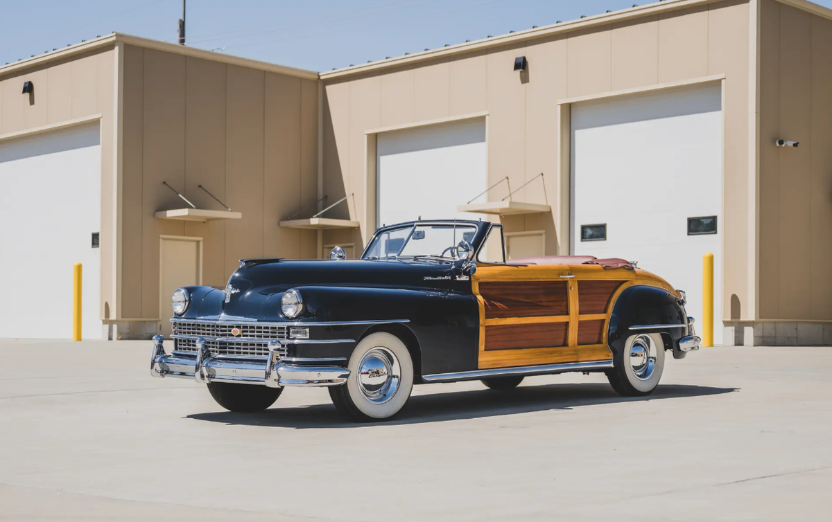Chrysler New Yorker Town and Country Cabriolet 1948 – 107 800 долларов
