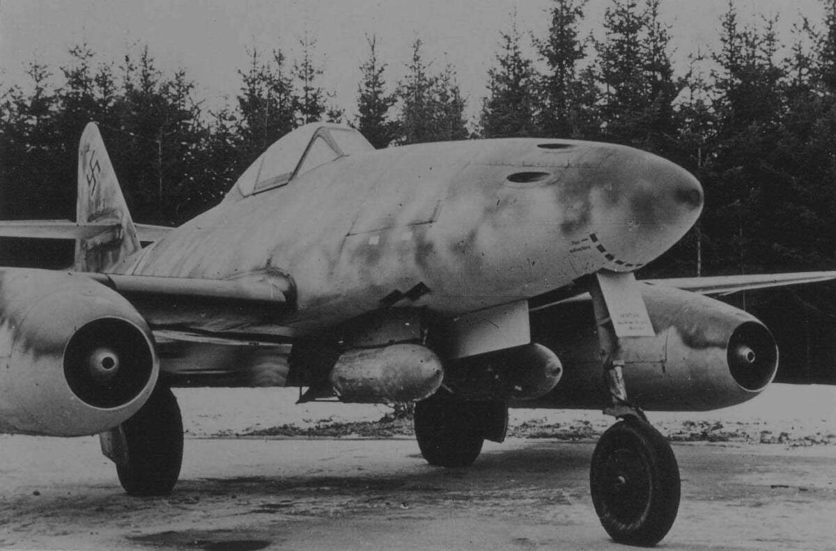 Немецкий реактивный истребитель Messerschmitt -262

