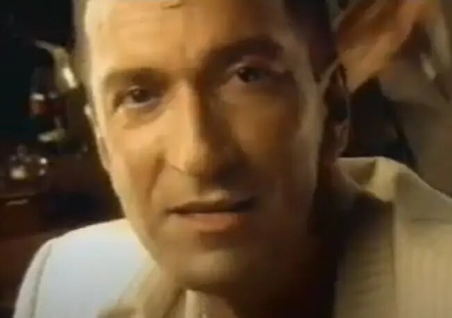    Александр Буйнов. Фото: скриншот из клипа «Мои финансы поют романсы»