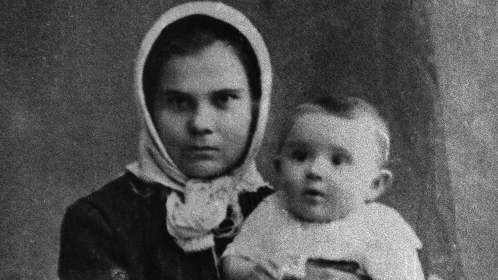 Сергей Павлович Королев с матерью Марией Николаевной Москаленко (Баланина)