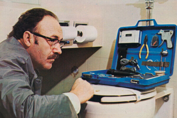 Джин Хэкмен в кадре из фильма Фрэнсиса Форда Копполы «Разговор» (1974) / Paramount Pictures 