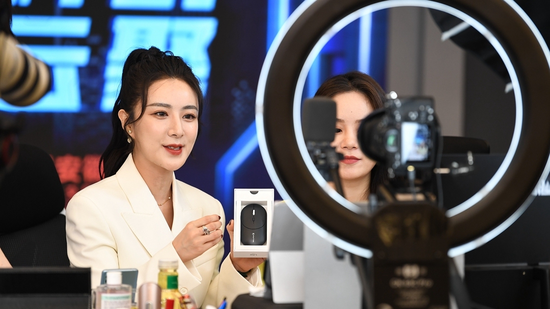 Блогер-стример за работой Yandex.ru