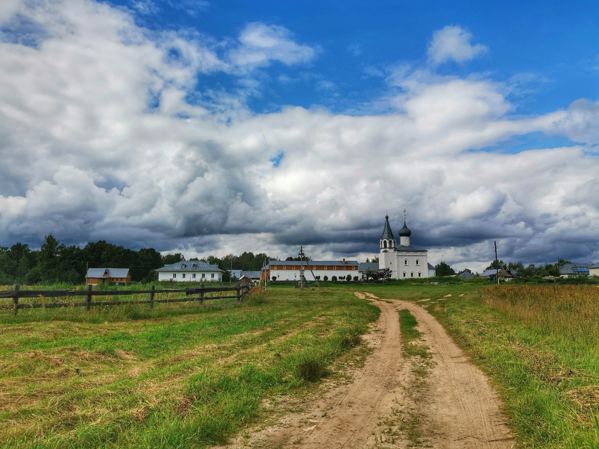 Гороховец, Знаменский Красногривский монастырь
