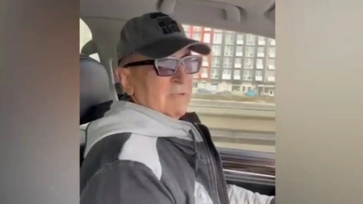    Александр Буйнов за рулем.