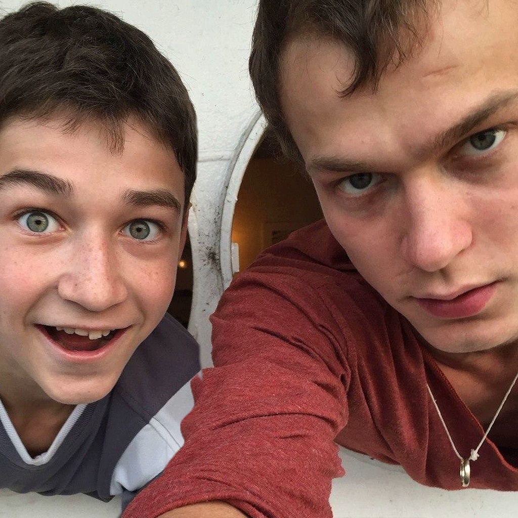 актер Юра Борисов с братом Владом Борисовым