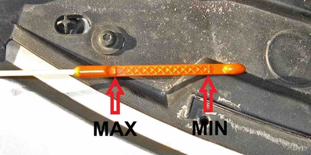 Уровень минимум или максимум: сколько масла заливать и «держать» в двигателе автомобиля