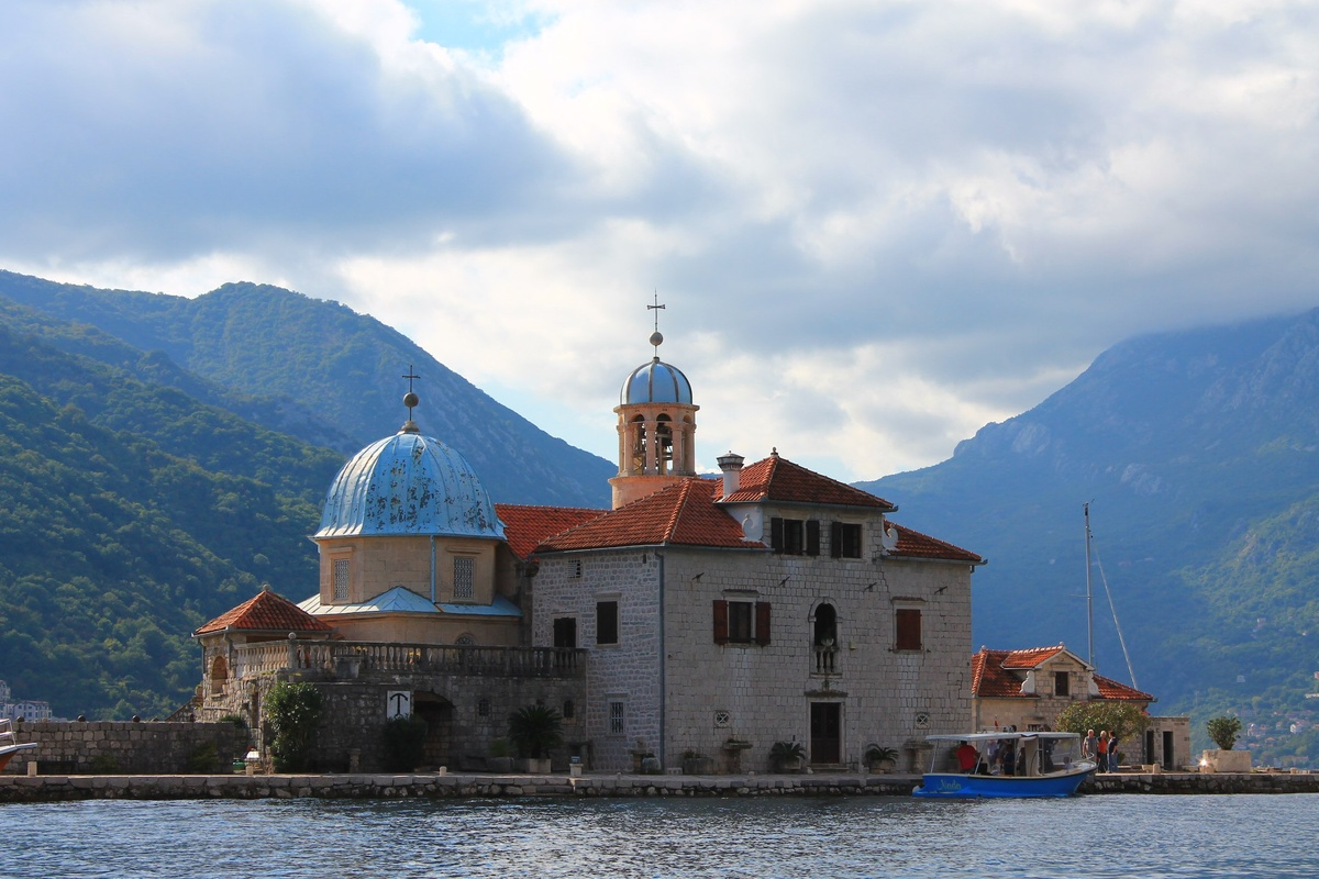 Фото взято: https://avatars.dzeninfra.ru/get-zen_doc/271828/pub_6679a7d1c864650852f76b7c_6679b0c64f00a87ff68e3612/scale_1200