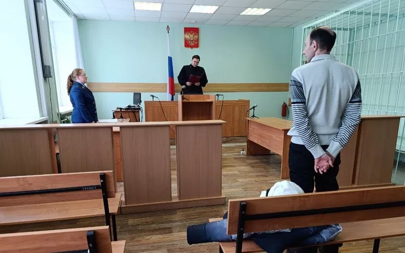    Гинеколога больницы в Удмуртии оштрафовали на 100 тыс. руб. за справки для вожатых лагеря