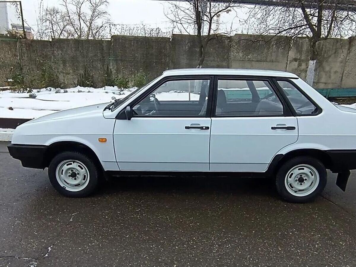    Автомобиль ВАЗ-21099 1998 года выпуска© Фото : Avito