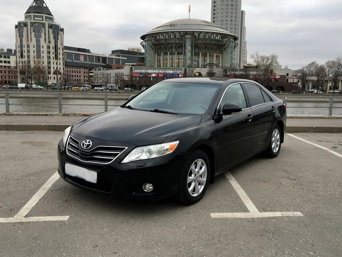 Toyota camry (XV40) на парковке