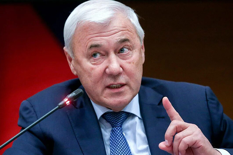    Открывая встречу, председатель комитета Госдумы по финансовому рынку Анатолий Аксаков посочувствовал «уважаемым банкирам».   
Фото: duma.gov.ru