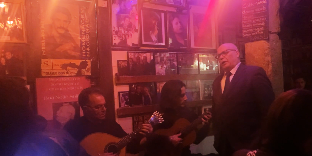 Фаду в Tasca do Chico поют и мужчины, и женщины. Фото автора