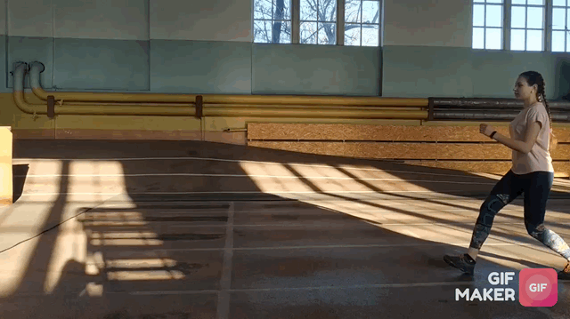 Подача с шагов.