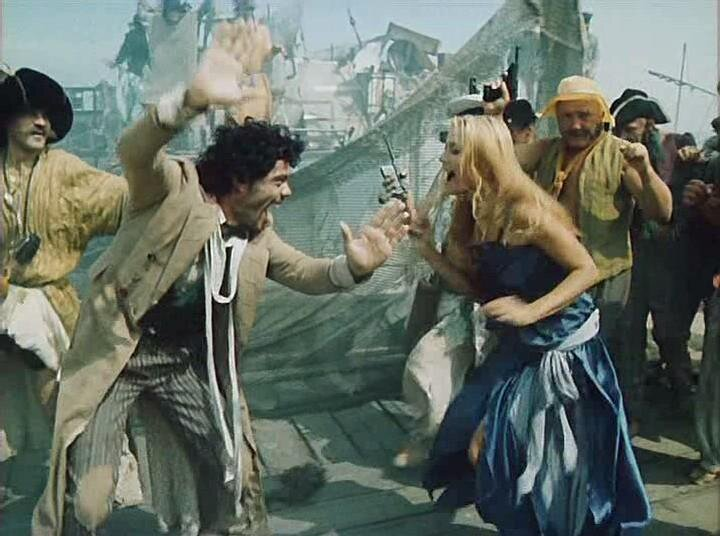 Кадр из фильма СССР Евгения Гинзбурга «Остров погибших кораблей»