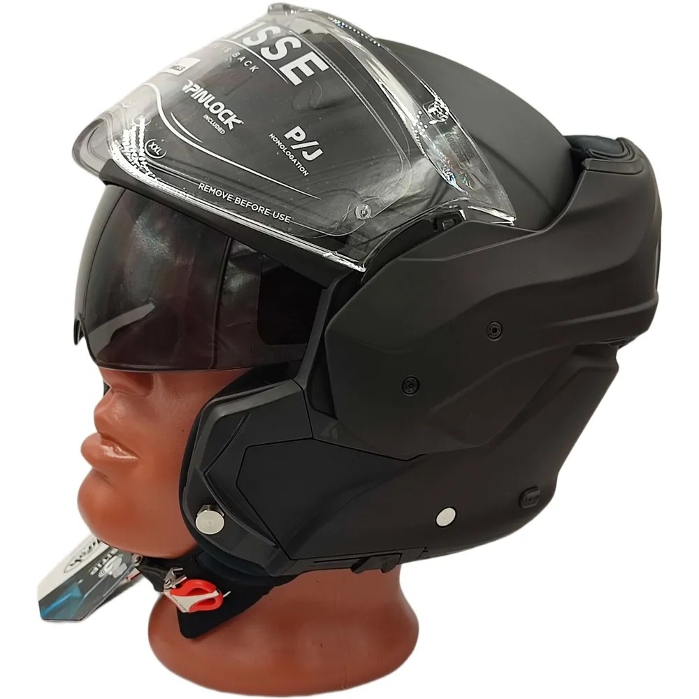 Легкие модели более комфортны, особенно если предстоит длительная поездка, но слишком легкий шлем может быть сделан из некачественного материала, тогда он не обеспечит нужную защиту, должен быть баланс веса и уровня защиты.