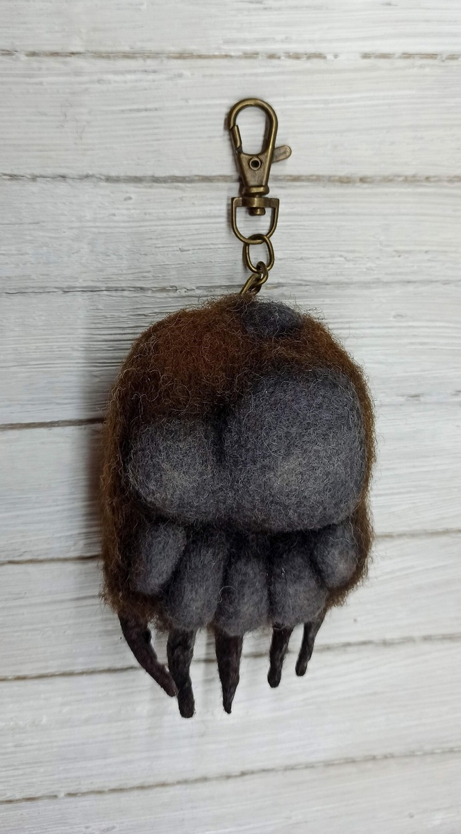 Валяная медвежья лапа - оберег