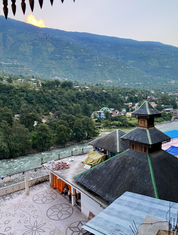 Река Биас и ашрам