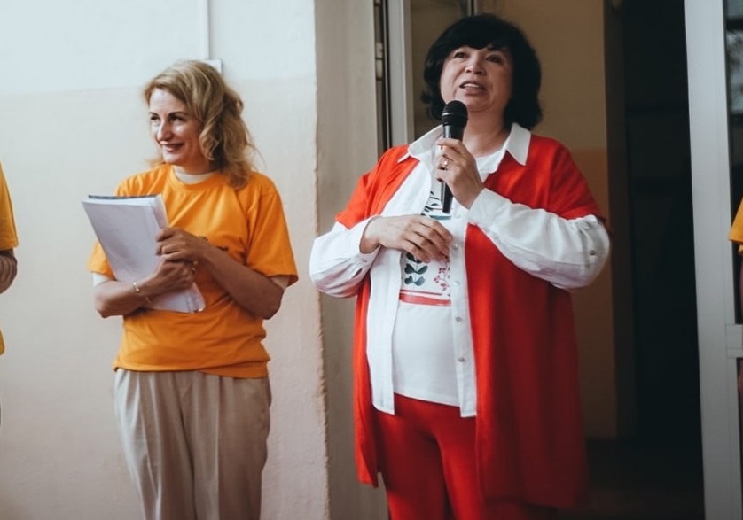 Юлия Чичерина (слева) и Жанна Никонова (справа)