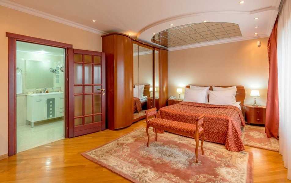 Размещение в отеле "Интурист" в Пятигорске