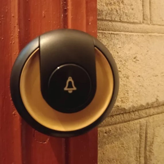 Беспроводной кинетический звонок золотисто-черный