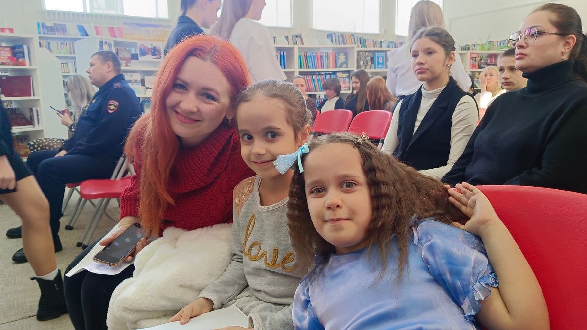 Мы с Еленой Сергеевной и сестрёнкой