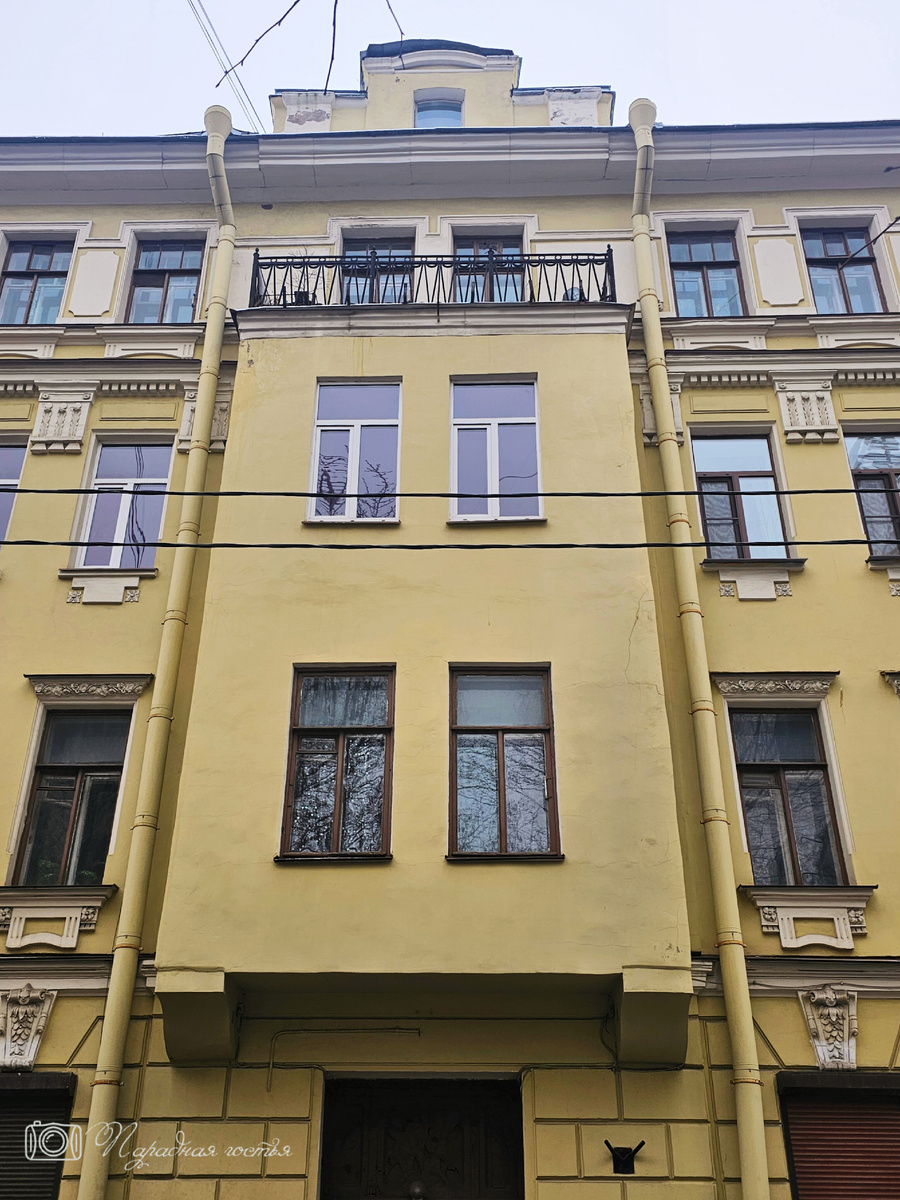 Фасад дома Щитова довольно скромен. Фото: Парадная гостья