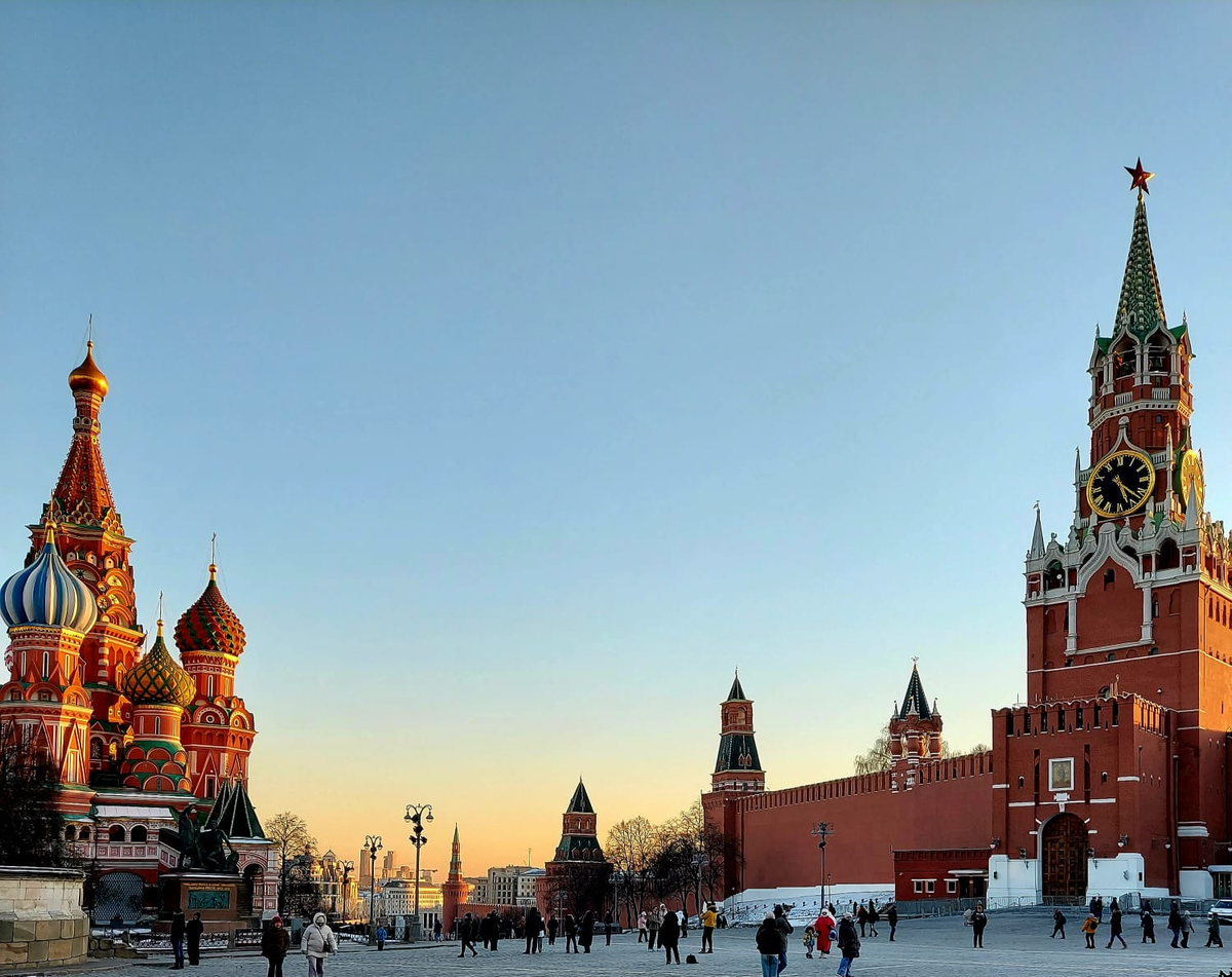 Личная фотография автора канала. Март 2025 г.