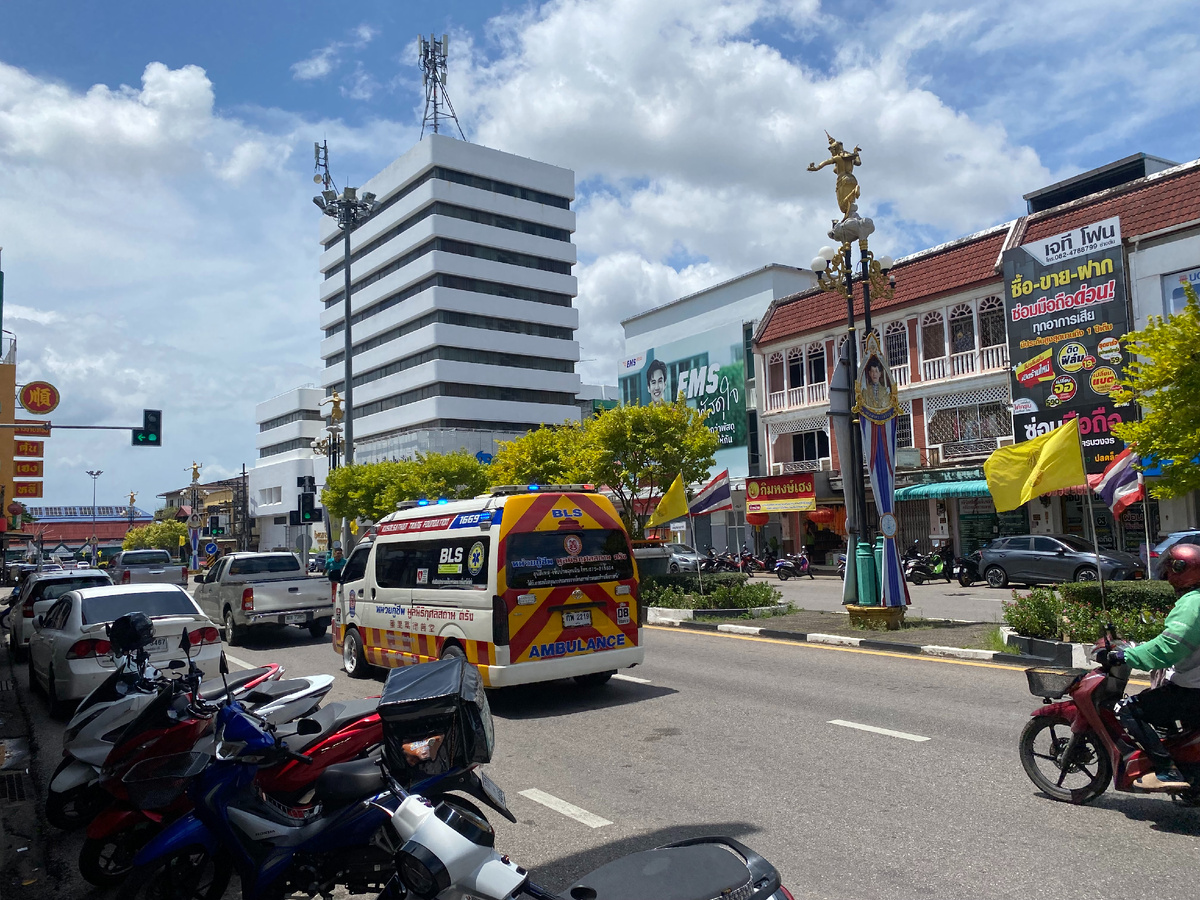 Надписей на английском почти нет...