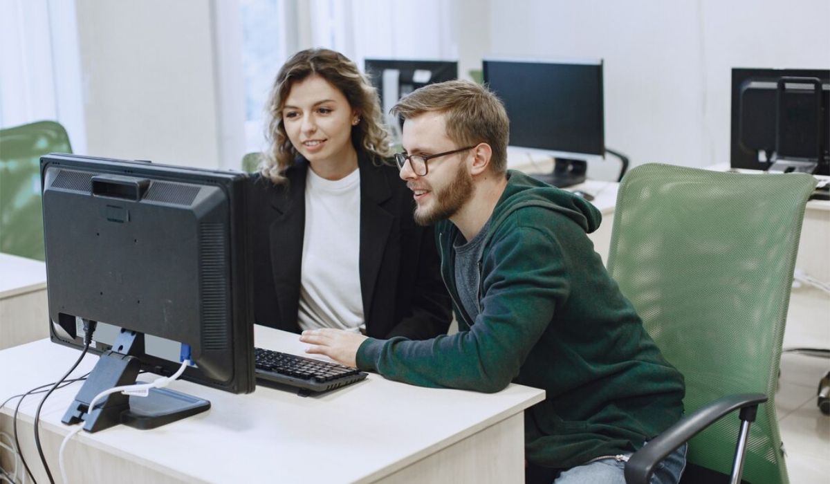 А еще преподаватели в CODDY помогают друг другу стать лучше. Для этого, например, применяется менторство. 