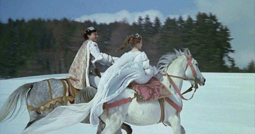 Почему автор песни к фильму "Три орешка для Золушки" не увидел фильм