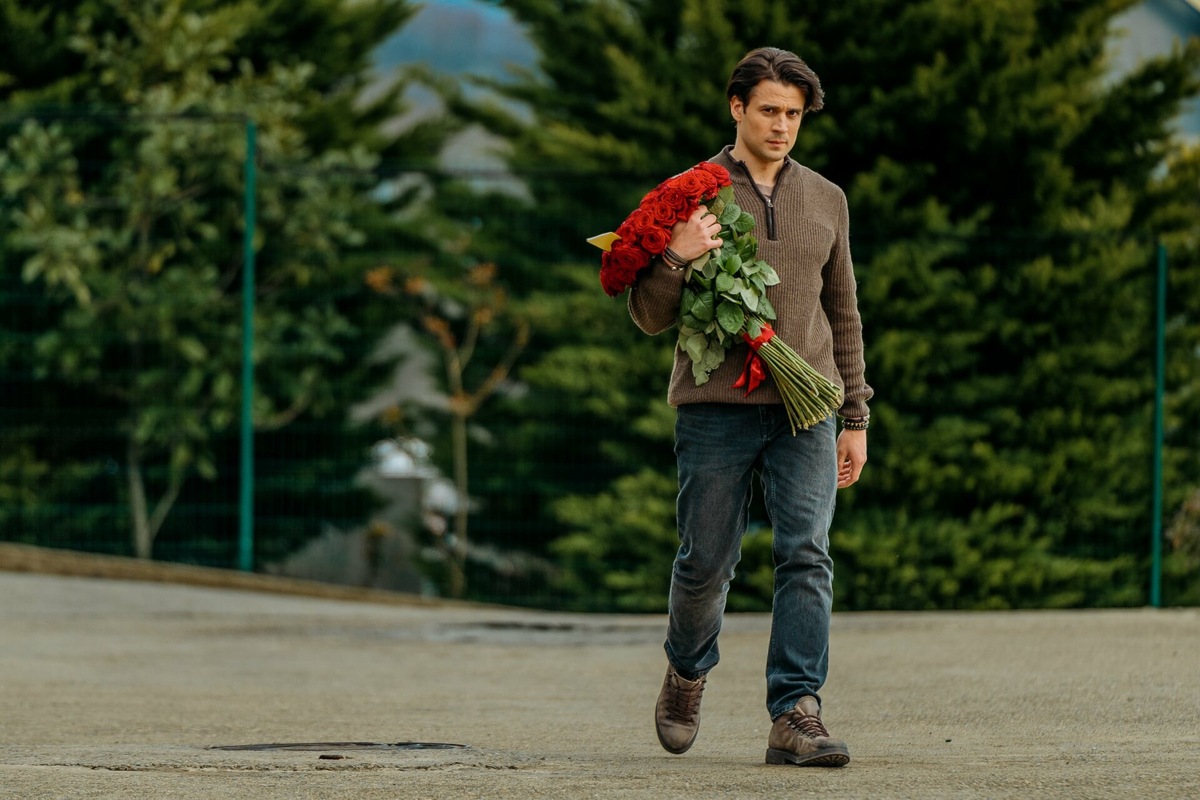 Зачем в букет на кладбище вкладывать записку?