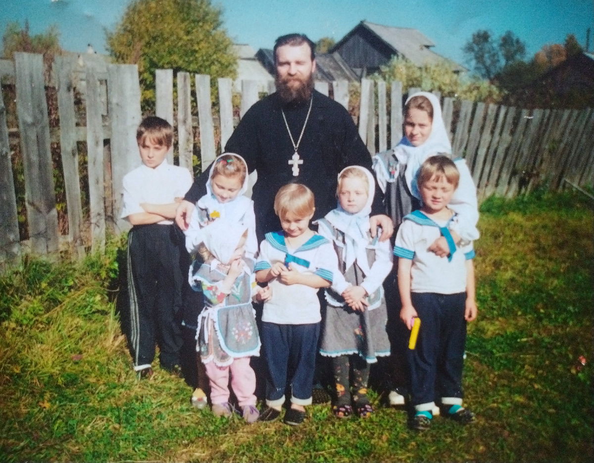 2003 год, тот самый прогон, на фото нет старшей дочки Евдокии, годовалого Вани и меня тоже нет 😊