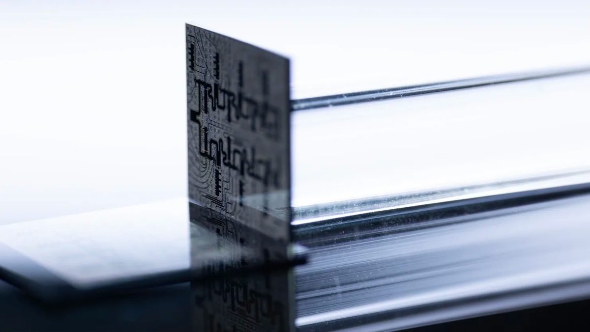 Ocelot — квантовый чип первого поколения, разработанный Центром квантовых вычислений AWS.    
 Фото: Amazon Web Services  📷
